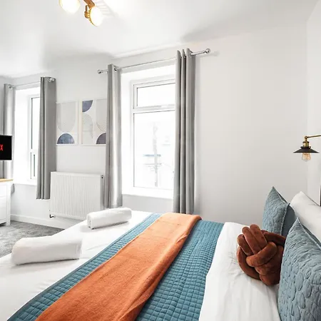 Aurum House Apartments At York Street, Central Blackpool - By Polkastays Exterior photo